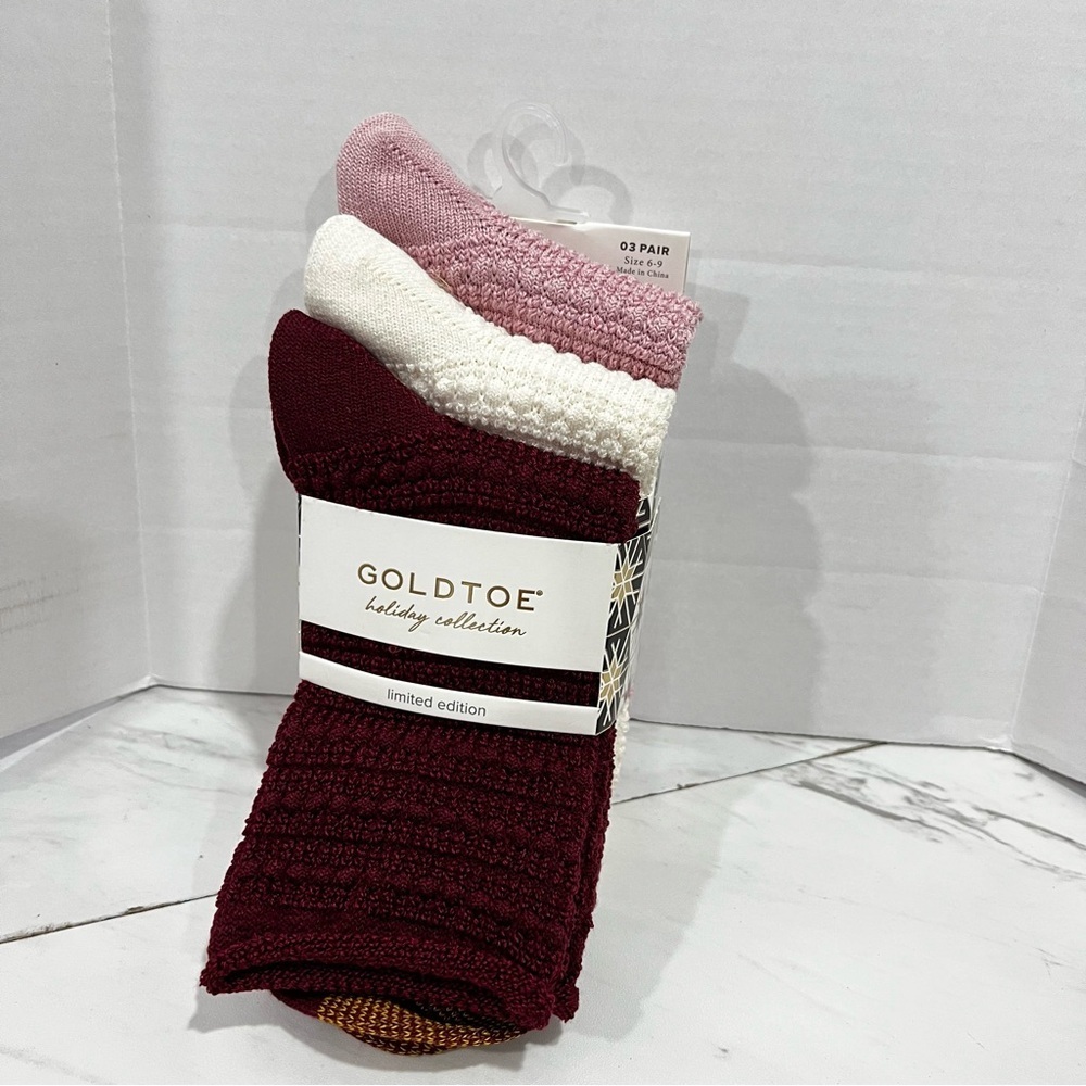 Goldtoe Holiday Collection Crew Socks 3 Pair Textured Size Fit Shoe 6-9 - Picture 4 of 6